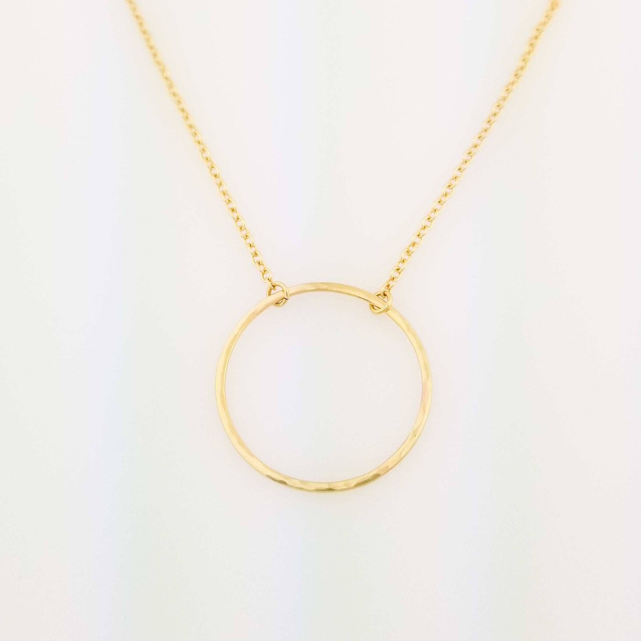 Simple gold clearance circle necklace